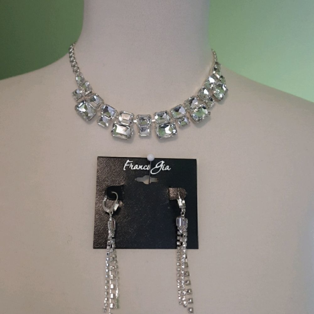 NWT Necklace/Earring Set   